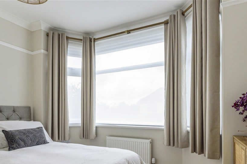 Bay-Window-Cutrinas-Roller-Blinds